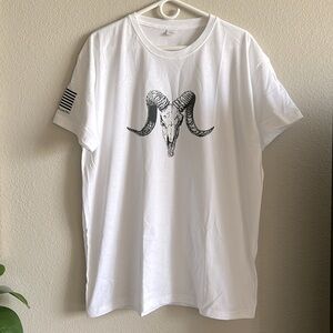 🌻3/$25 National Guard tee